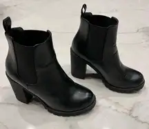 SODA Chelsea Lug Platform Boot