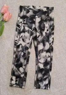 Lululemon Speed up crop 21