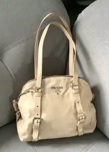 NICE 🧡LOVELY❤️PRADA💛 leather bag