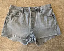Levis 501 Shorts Womens 33 Denim High Rise Raw Hem Button Fly 2" Inseam Beach‎
