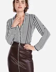 ✨2xHP✨Vegan Leather O-Ring Zip Front Mini Skirt✨