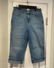 Levi’s Size 6 Perfectly Slimming 512 Capri Cropped Denim Jeans Cuff 5 Pocket