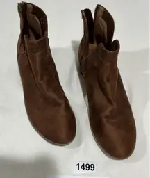 Womans Arizona 8.5 M Brown Faux Suede Back Zip Memory Foam Bootie