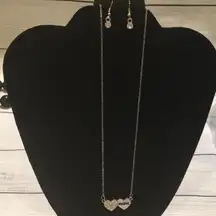 Paparazzi 💖 Silver Heart Mom Necklace