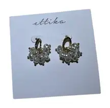 Gold‎ pearl earrings