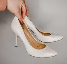 Liz Claiborne | White Classic Heels Pumps 9.5