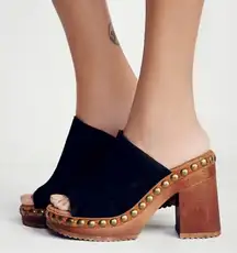 jeffrey campbell woodrow suede heeled clogs