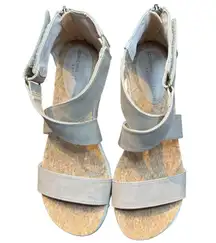 Adrienne Vittadini Sport Sandals Womens Size 10 Taupe Cape Ann Wedge Back Zip