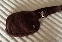 lululemon belt bag