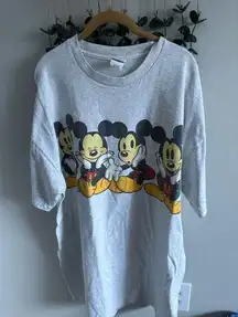 Vintage 1990s New Mickey-Inc Mickey-Mouse Grey TShirt