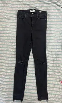 Black Distressed Sculpted Highrise Skinny Jeans - Size 26