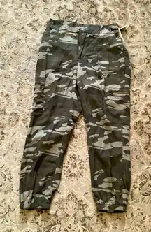 Casual comfy modern joggers NWT
