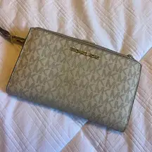 Michael Kors MK Jet Set Travel Double Zip Phone Wristlet Wallet