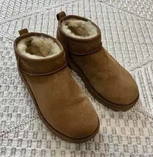 UGG Classic Ultra Mini Boots in Chesnut
