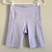 Brooks  Running Women’s Lilac Purple Biker Shorts Size Small