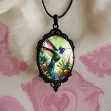 Elegant Classic Hummingbird‎ Glass Pendant Necklace Alloy No Plating, All Season