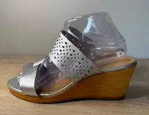 Lucky Brand Silver Leather‎ Wedge Sandals 8W Open Toe Cutout Slide Heels Summer