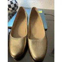 Naturalizer Women's Maxwell Flats‎ Size 9 Gold Metallic Leather Slip On