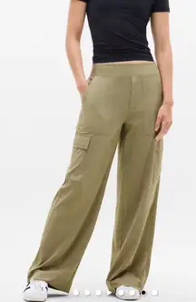 Athleta Brooklyn Heights High Rise Cargo Pant in Olive Branch 8 Tall