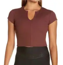 Alo Savvy Short Sleeve Rib Crop Top In Cherry Cola