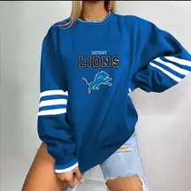 Detroit Lions Blue long sleeve lightweight Sweatshirt! Size small!