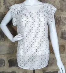S. R. by Sweet Rain Blouse Woman's Size Large White Black Arrow Print Cap Sleeve