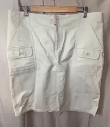 NWOT Old Navy Women's Cargo Shorts in Cream Size 16 Middle Slit