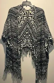 Anthropologie Moth- Black & White Stripe Fringe Oversize Shawl Aztec- Size Small
