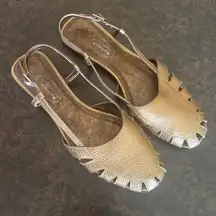Talbots closed toes flat sandals in bronze - size 6.5