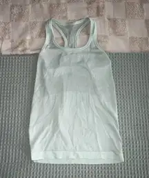 Lululemon Swiftly Tech Racerback
Size 4
