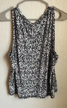 Lululemon Lightweight Tank Cracked Pattern