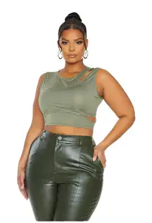 Pretty Little Thing Plus Olive Cut Out Detail Crop Top‎ Size 16 New