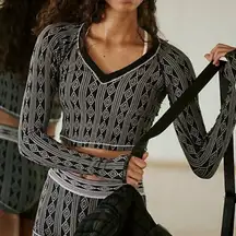 #50 NWT Free People Mountain High Layer in Black Ivory Combo