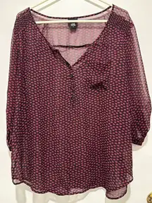 Torrid Blouse sheer black‎ with pink kiss lips