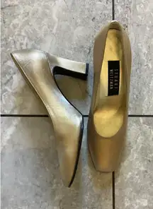 Stuart Weitzman Gold Dress Pumps Heels Size 6.5B Metallic Occasion Party