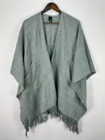 Fraas Gray Fringe Shawl Wrap Poncho Boho Minimalist Cozy Cottagecore Preppy Chic