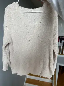 cream V- neck sweater size L