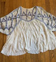 Free People Blouse Womens XS White Blue Embroidered Boho Peasant Tunic Top Flowy