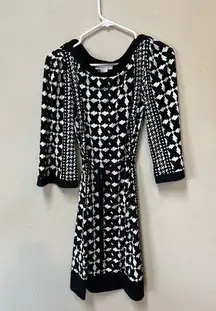 Laundry by Design Women’s Geometric Wearable Art Long Sleeve Stretch Dress Small