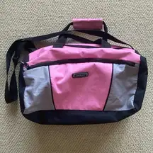 Embark Travel Duffel Bag Small Weekender Carryall Overnight Bag Like New Pink