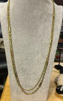 Cute gold chain necklace two stranded the chain is very beautiful.​