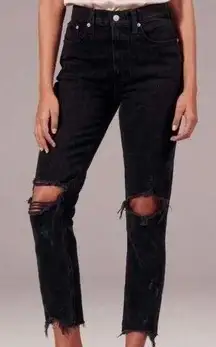 Abercrombie & Fitch High Rise Distressed Mom Jeans in Black Size 28