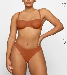 Skims No show molded balconette bra bronze 36 DDD NWT