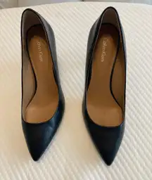 Black Patent Pointed Pumps