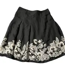 Geoffrey Beene Sport women's size 10 black floral twirly skirt