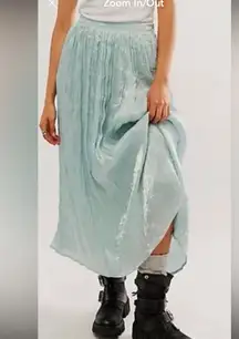 Free People Lined Cyan Pleated Maxi Skirt. Size 6