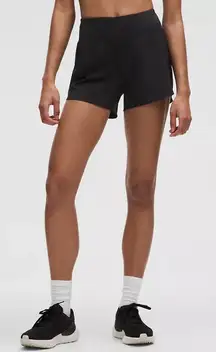 Black Lululemon Speed Up Shorts Lined Tall Mid-Rise 4" size 6