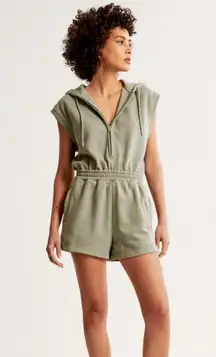 Abercrombie & Fitch Green Hooded Fleece Romper Women’s Small Petite NWT