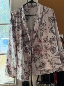 Victoria Secret Pink Tie Front Mini Robe with Floral Accents Size Medium