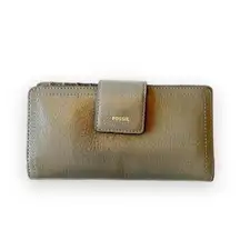 Fossil Gray Pebbled Leather Logan Wallet